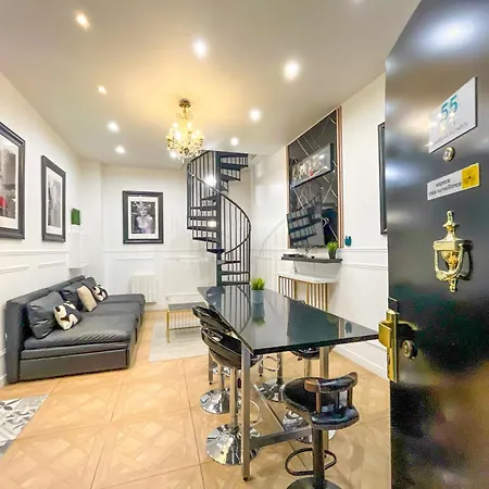 Апартаменты Urbanflat 55 - Iconic Flat In Parisian Historic Passage