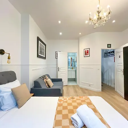 Апартаменты Urbanflat 55 - Iconic Flat In Parisian Historic Passage