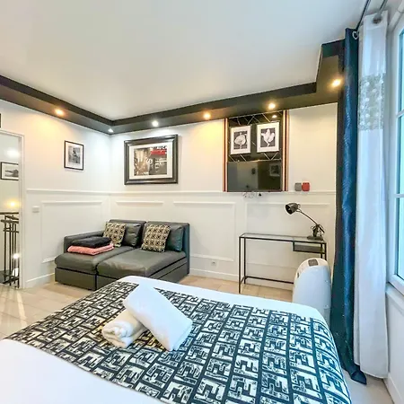 Urbanflat 55 - Iconic Flat In Parisian Historic Passage * Parijs