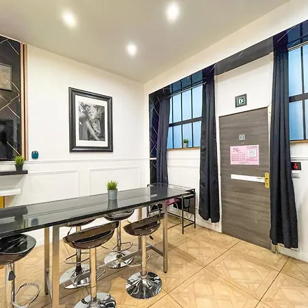 Апартаменты Urbanflat 55 - Iconic Flat In Parisian Historic Passage Париж